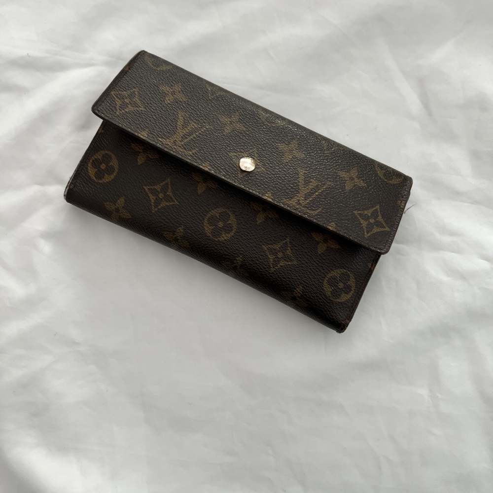 Louis Vuitton Monogram Tri Fold Wallet
